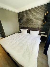 IQ Hotel