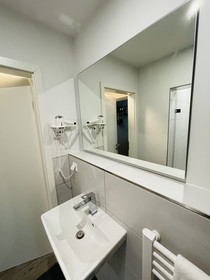 IQ Hotel