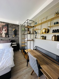 IQ Hotel