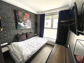 IQ Hotel