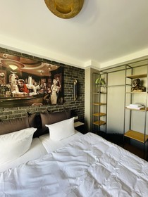 IQ Hotel