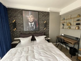 IQ Hotel
