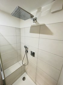 IQ Hotel