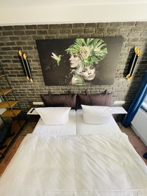 IQ Hotel