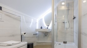 Delphi Hotel & Restaurant