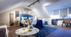 Delphi Hotel & Restaurant