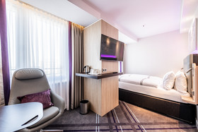 Premier Inn Köln City Süd Hotel