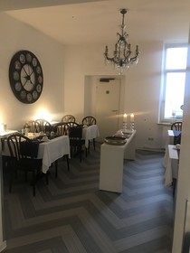 Bensons Hotel