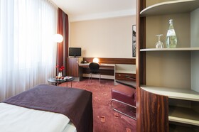 Premier Inn Köln City Mediapark