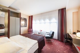 Premier Inn Köln City Mediapark