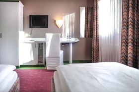 Airport Hotel by The New Yorker