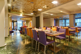 Premier Inn Köln City Centre