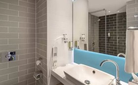 Premier Inn Köln City Süd Hotel