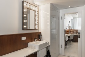 Ruby Ella Hotel & Bar