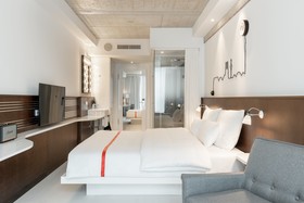 Ruby Ella Hotel & Bar