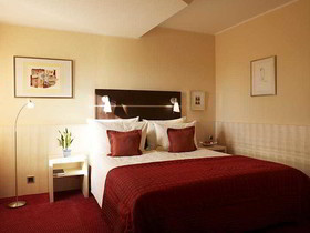 UHU Hotel Garni