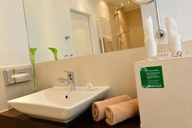 UHU Hotel Garni