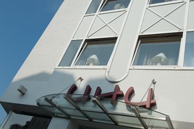 UHU Hotel Garni