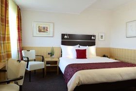 UHU Hotel Garni