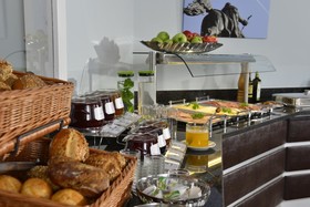 UHU Hotel Garni
