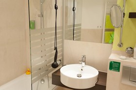 UHU Hotel Garni