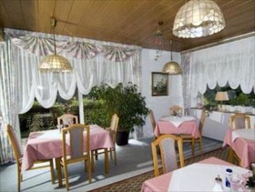 Haus am Wasserfall