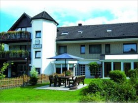 Haus am Wasserfall
