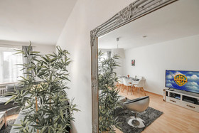 Deluxe Downtown Apartment