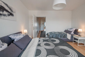 Deluxe Downtown Apartment