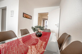 Deluxe Downtown Apartment