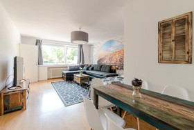 Deluxe Downtown Apartment