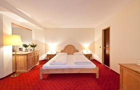 Garner Hotel Düsseldorf - Main Station