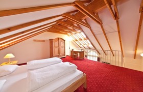 Garner Hotel Düsseldorf - Main Station
