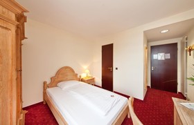 Garner Hotel Düsseldorf - Main Station