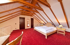 Garner Hotel Düsseldorf - Main Station