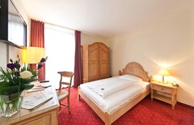 Garner Hotel Düsseldorf - Main Station