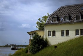 Schnellenburg am Rhein