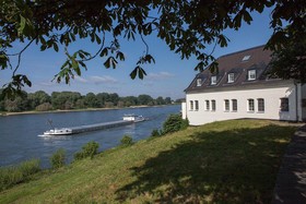 Schnellenburg am Rhein