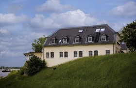 Schnellenburg am Rhein