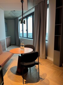The Zipper Hotel And Apartments