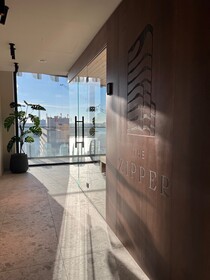 The Zipper Hotel And Apartments