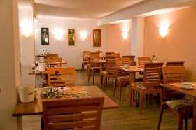 Tiptop Hotel National