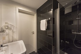 Wyndham Duisburger Hof Hotel