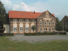 Zur Burg Sternberg