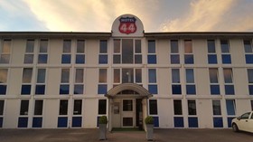 Motel 44
