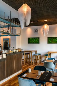 Nikii Hotel & Restaurant