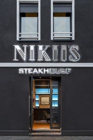 Nikii Hotel & Restaurant