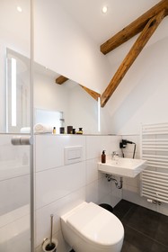 Nikii Hotel & Restaurant