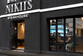 Nikii Hotel & Restaurant