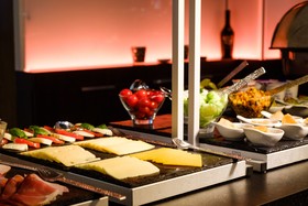 Nikii Hotel & Restaurant